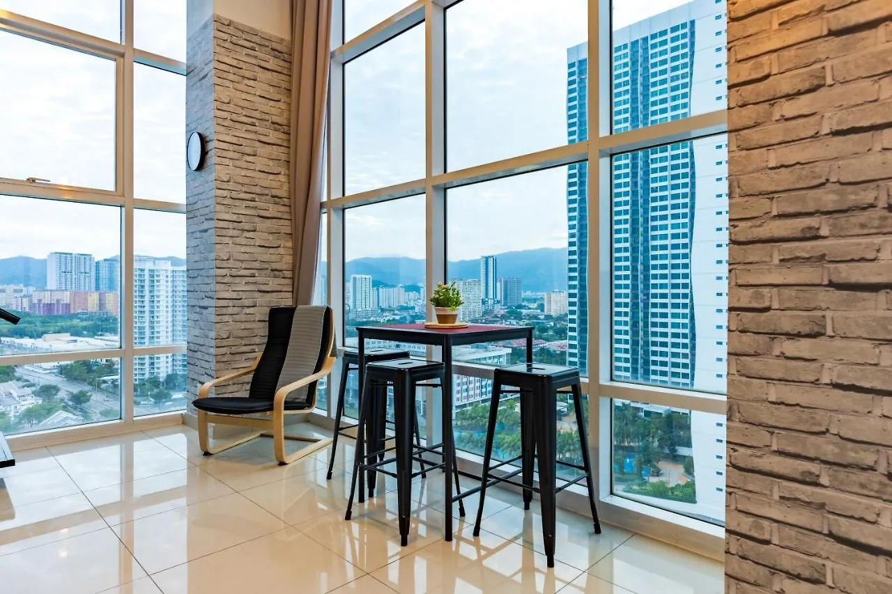 Maritime Luxury Duplex 2Bedrooms 6-10Pax Jelutong Malaysia